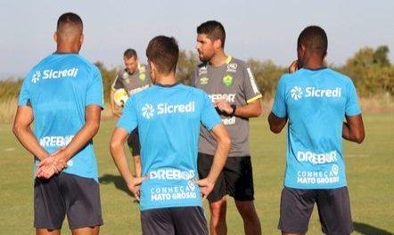 Para reassumir a liderança, o Palmeiras pega o Cuiabá