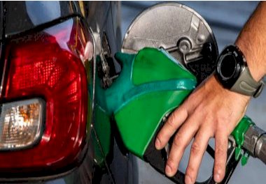 Preço da gasolina cai R$ 1,32 em um mês; veja a redução nos estados