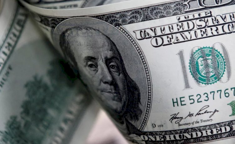 Dólar opera em alta volta a alcançar R$ 5,50