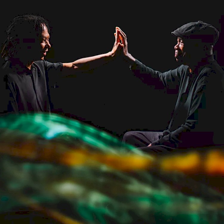 Djavan e Milton Nascimento constroem beleza atemporal com o primeiro dueto dos artistas
