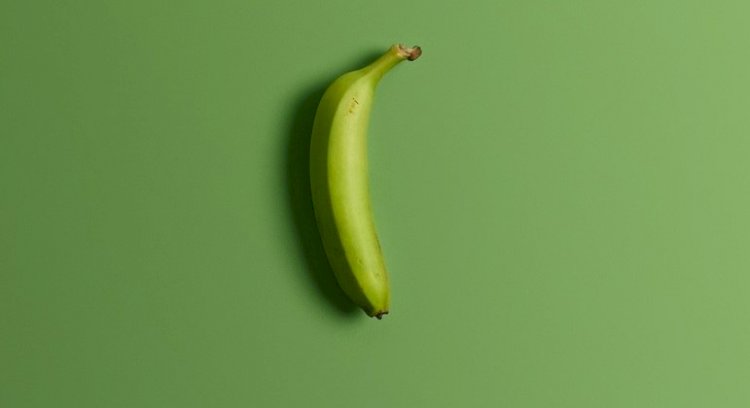 Comer uma banana verde por dia ajuda a evitar uma série de cânceres, concluem cientistas