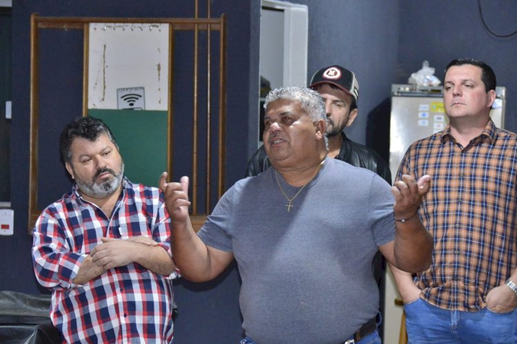 Carlos Bernardo reúne-se com pescadores no Distrito Águas do Miranda