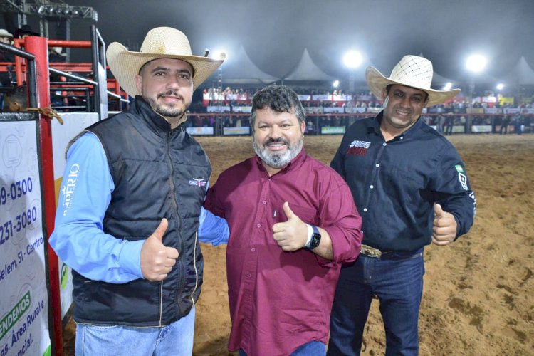 Carlos Bernardo participa do Rodeio Cowboy de Aço em Naviraí