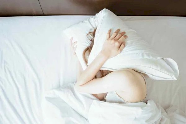 Jovens apresentam piora na qualidade do sono. Entenda motivos