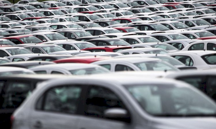 Venda de veículos acumula alta de 3,3% no ano, aponta Fenabrave