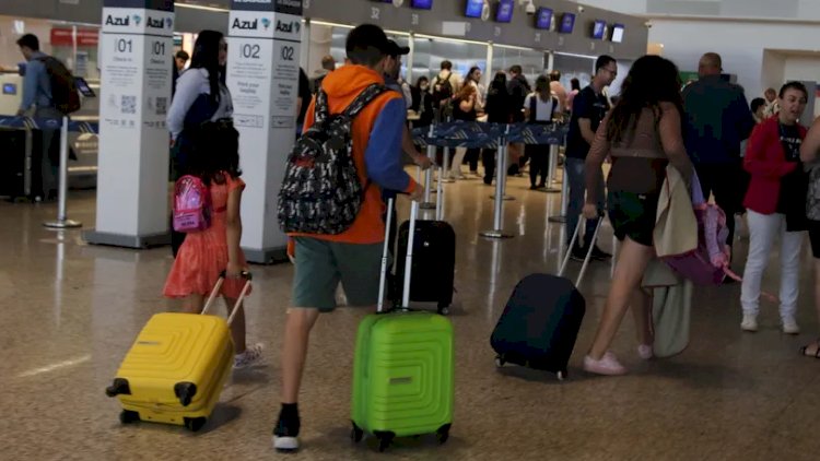 Greve dos aeronautas causa atrasos em voos em aeroportos