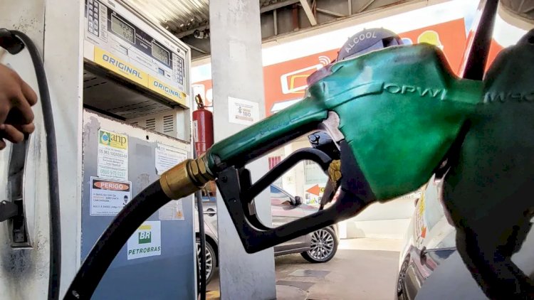 Reoneração de combustíveis deve elevar preço da gasolina em R$ 0,69 por litro, aponta levantamento
