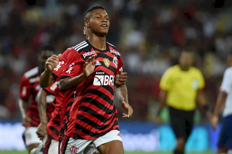 Newcastle faz proposta de R$ 89,6 milhões por Matheus França, do Flamengo