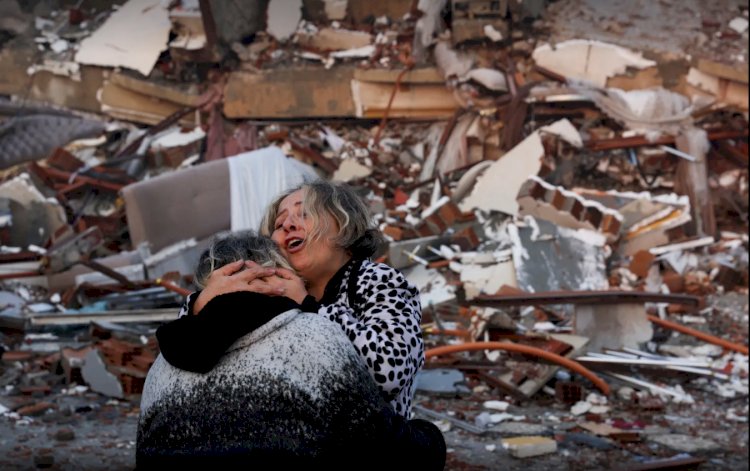 Número de mortos em terremoto na Turquia e na Síria passa de 7,8 mil