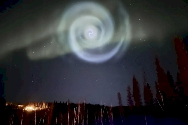 Entenda o que provocou imagem de espiral no céu do Alasca
