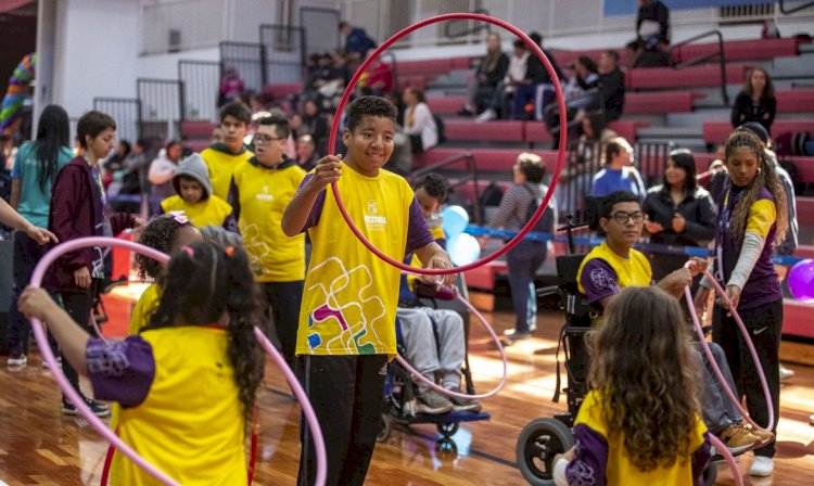Festival leva esportes paralímpicos a crianças com e sem deficiência