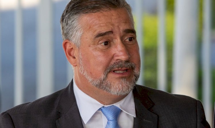 Ministra do Turismo permanece no governo, diz Paulo Pimenta