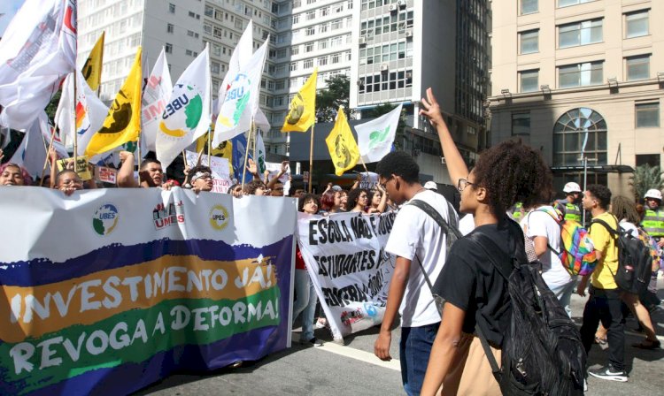Grêmio estudantil está presente em uma a cada dez escolas públicas