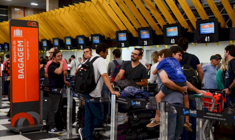 Feriado aumenta movimento em rodovias e aeroportos paulistas