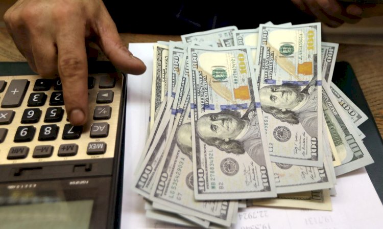 Dólar cai para R$ 5,05 em dia de alívio nos Estados Unidos