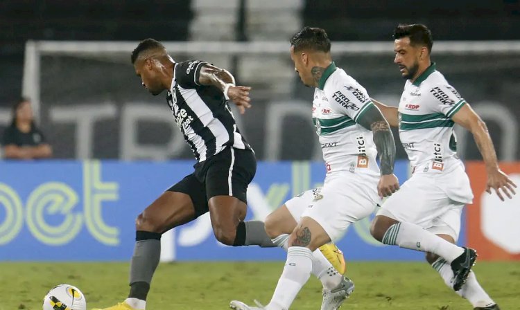 Brasileiro: Botafogo pega Coritiba tentando voltar à luta pelo título