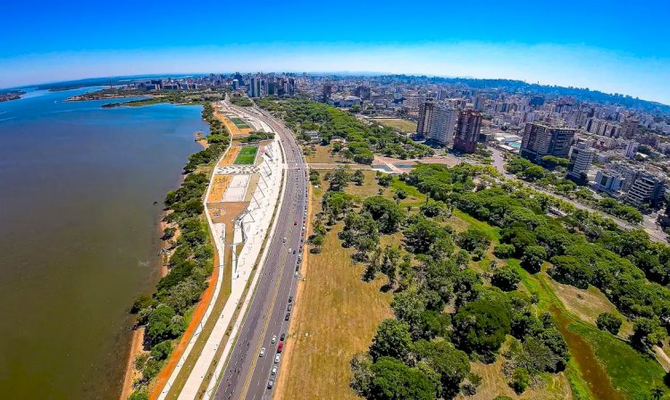 Chuvas paralisam circulação de ônibus e trens em Porto Alegre