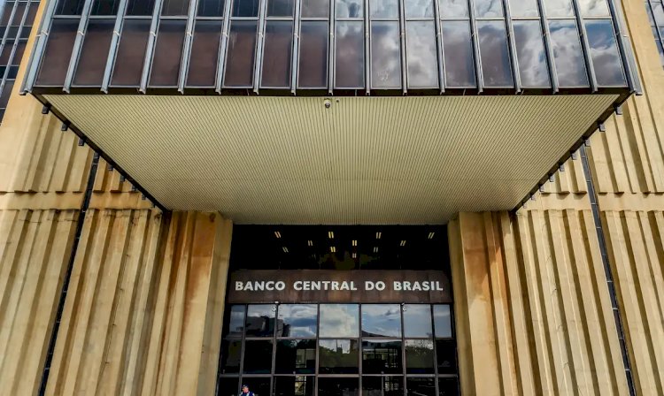 Mercado financeiro estima inflação de 4,99% em 2025, diz BC