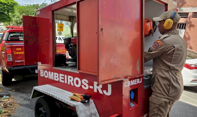 Incêndio atinge fábrica de roupas no Rio de Janeiro