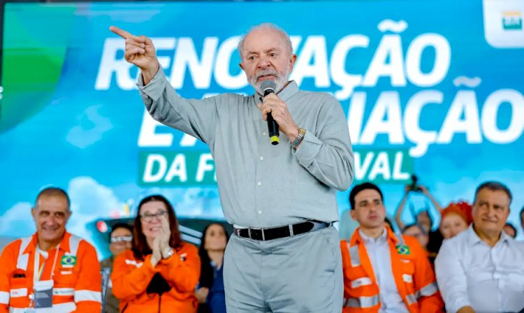 Lula diz que combustíveis fósseis vão financiar a transição energética