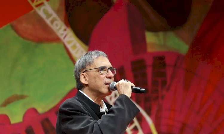 Arnaldo Antunes canta e recita Leminski na abertura da Flip, em Paraty