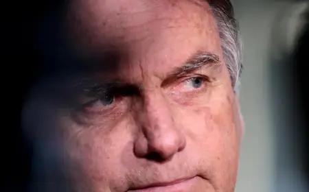 Bolsonaro tem crise de soluço e passa por atendimento médico na prisão