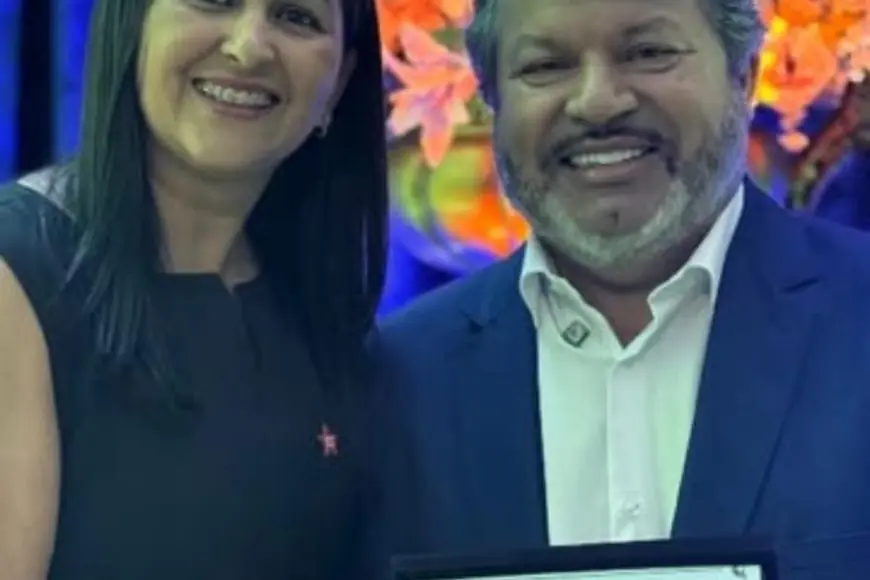 Carlos Bernardo recebe Título de Cidadão Sidrolandense