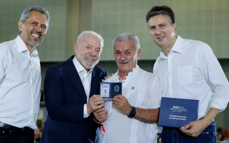 Carteira Docente é documento que valoriza profissão, diz professora