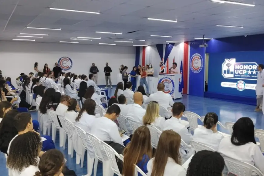 UCP-PJC entrega “Certificado de Mérito Acadêmico” a alunos destaques do curso de Medicina