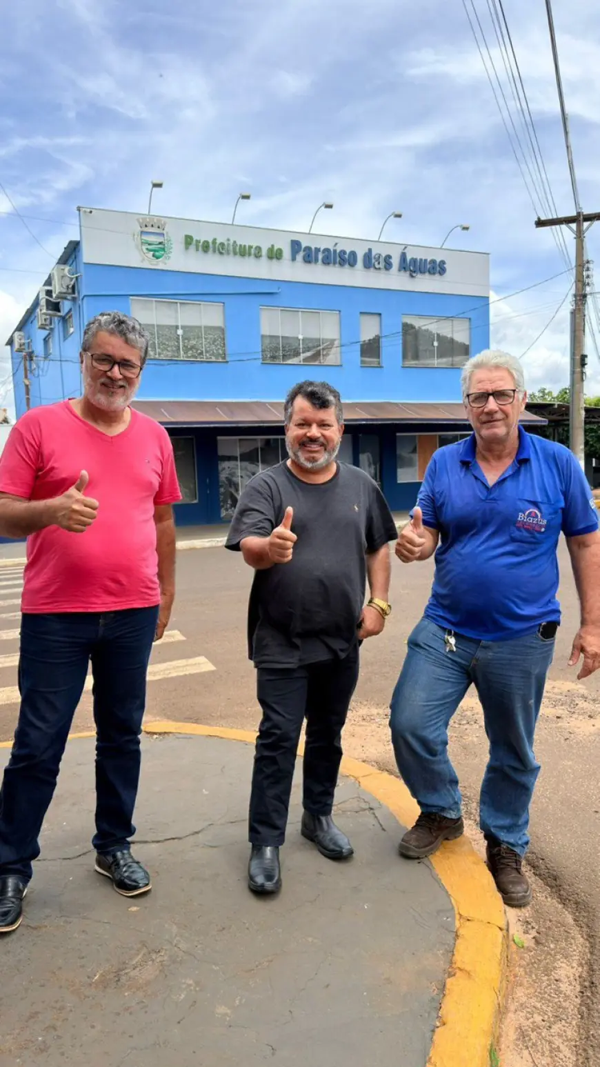 Prefeito Xixi recebe Carlos Bernardo no Gabinete da Prefeitura de Paraíso das Águas