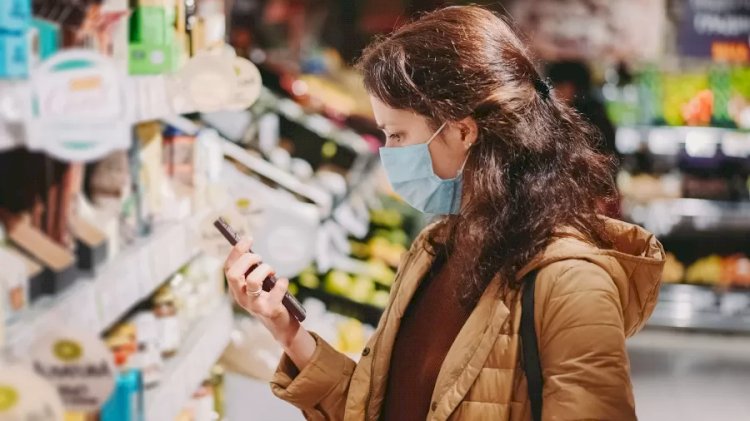 Chocolate fica caro, clientes largam, e produto falta no mercado; por quê?