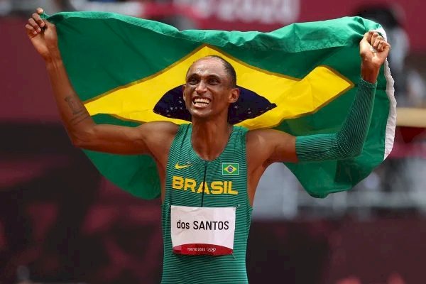 Alison dos Santos vence os 400m com barreira na Diamond League