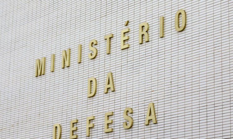 Hacker diz que orientou Ministério da Defesa em relatório sobre urnas