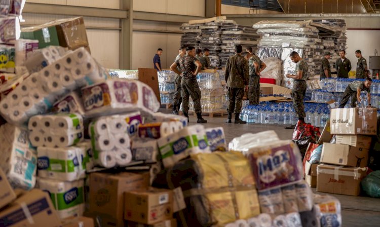 Brasilienses fazem fila para doar para vítimas das enchentes no RS