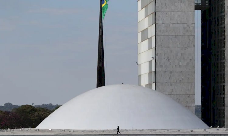 Senadores selecionam medidas para compensar desoneração da folha