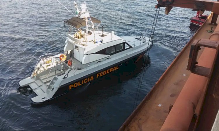 Cinco imigrantes clandestinos são encontrados em navio, no Rio