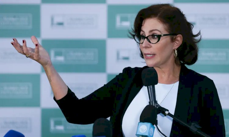 Deputada Carla Zambelli é internada e falta a depoimento no STF