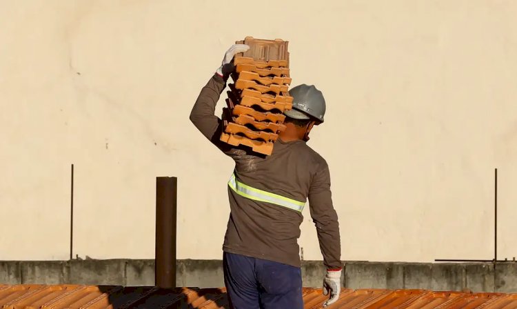 Renda do contrato intermitente foi menor que salário mínimo em 2023