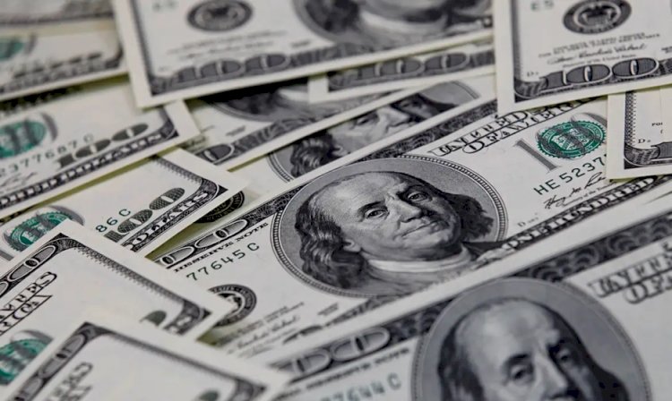Dólar cai para R$ 5,85 após Trump isentar produtos eletrônicos