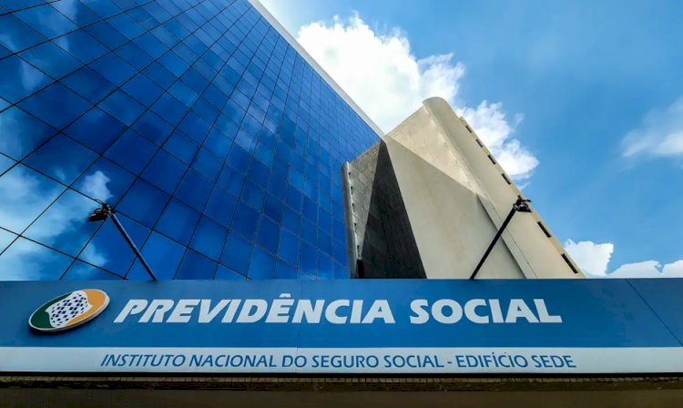 Lula coordena reunião sobre ressarcimento de aposentados do INSS