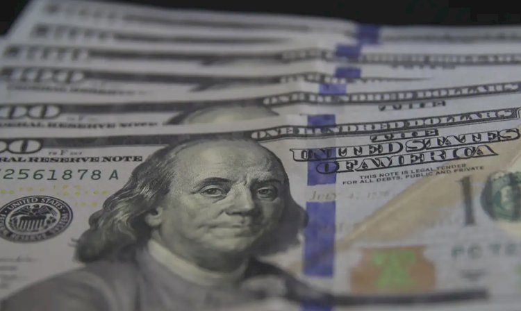 Dólar ultrapassa os R$ 5,70 à espera de juros nos EUA e no Brasil